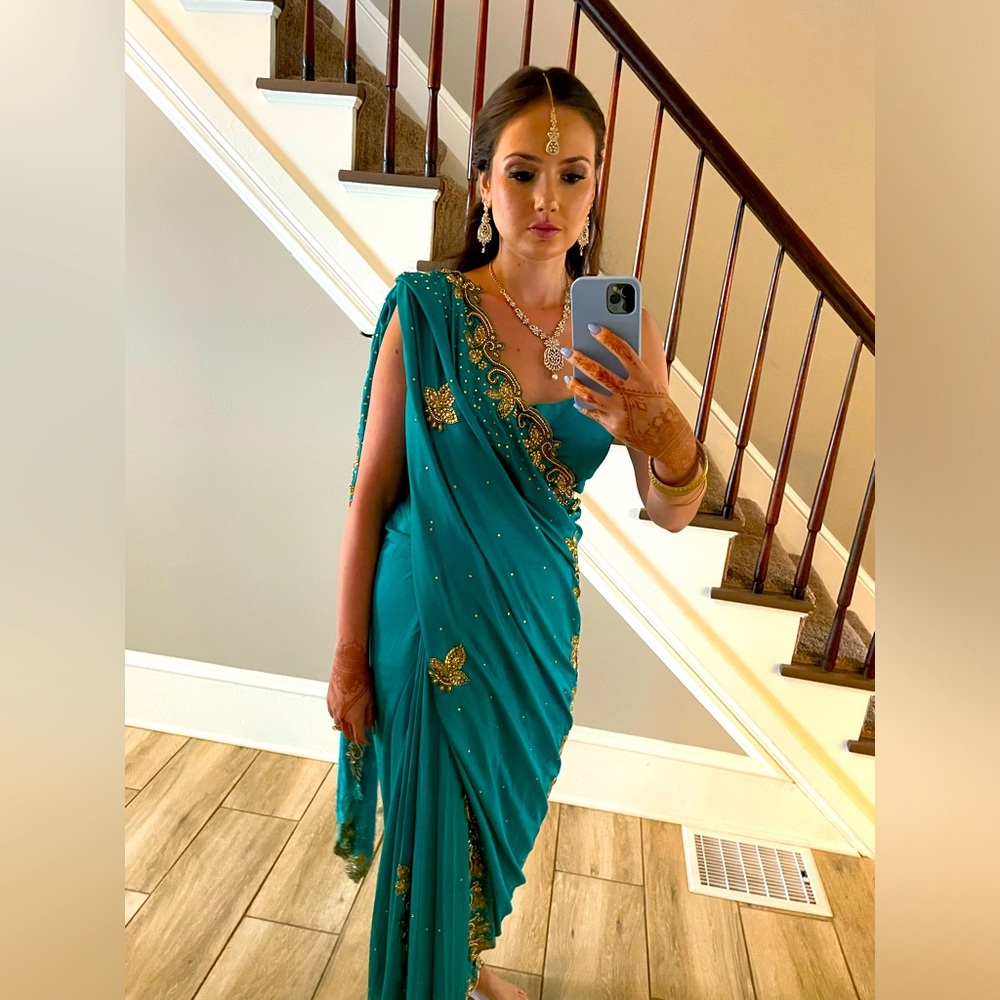 Hand Embroidered Sari (Saree) worn for Indian wedding